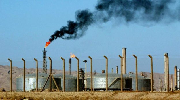 ‘กลุ่มไอซิส’ กร้าว!! บุกโจมตีโรงกลั่นน้ำมันใหญ่สุดในอิรัก