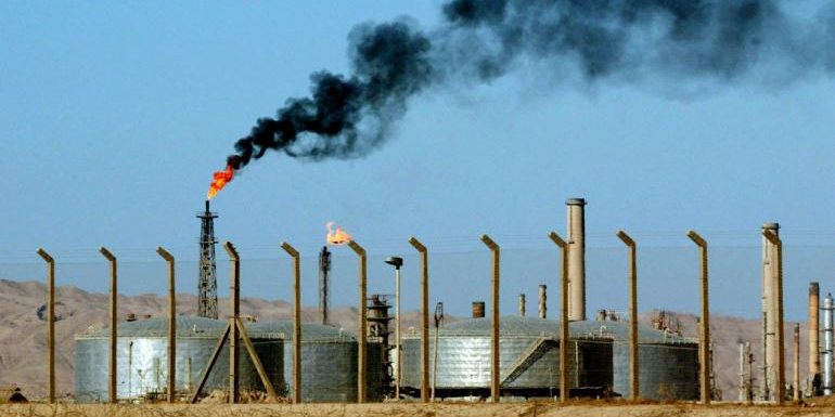 ‘กลุ่มไอซิส’ กร้าว!! บุกโจมตีโรงกลั่นน้ำมันใหญ่สุดในอิรัก