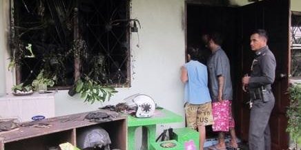 เสียบปลั๊กเครื่องใช้ไฟฟ้าทิ้งไว้