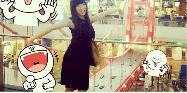 อั้ม เนโกะ โผล่กลางห้างดัง บอกไม่เห็นมีทหารสักคน อั้ม เนโกะ โผล่กลางห้างดัง บอกไม่เห็นมีทหารสักคน