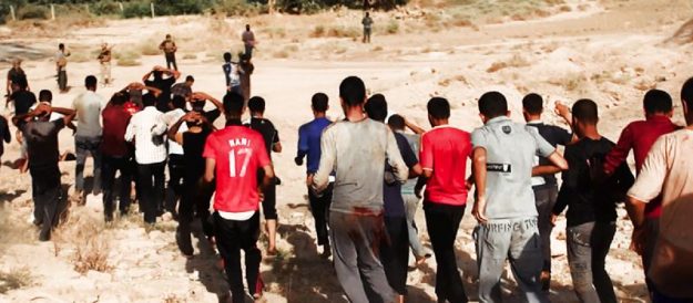 ช็อก กลุ่มติดอาวุธอิรักสุดโหด กวาดต้อนผู้คนนับร้อยไปสังหารหมู่ยิงเป้า