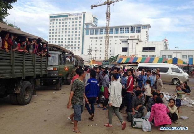 แรงงานเขมรแห่กลับประเทศไม่หยุด ข้ามด่านปอยเปตเกินแสนคน