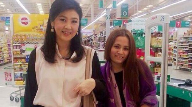 ภาพ'ยิ่งลักษณ์'เดินห้าง โผล่เฟซบุ๊กอีก ทีมงานปัดไม่รู้ของใคร