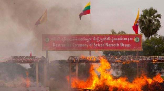 พม่าเผายาเสพติด 2พันกว่าล้าน ‘วันต่อต้านยาเสพติดโลก’
