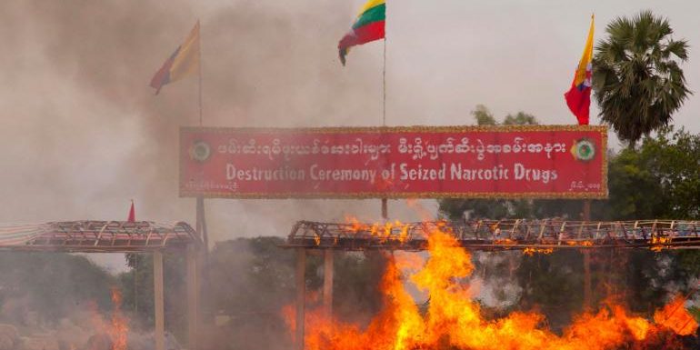 พม่าเผายาเสพติด 2พันกว่าล้าน ‘วันต่อต้านยาเสพติดโลก’ พม่าเผายาเสพติด 2พันกว่าล้าน ‘วันต่อต้านยาเสพติดโลก’