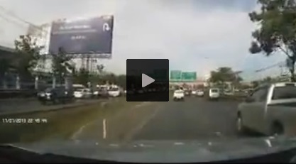 คลิปวิศวกรหนุ่มหลับในพุ่งชนด่านมั่นคงทหาร