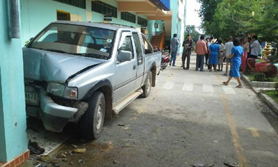 ซ้ำรอย-ครูอาสาเชียงราย-ขับกระบะพุ่งชนคนในโรงเรียน-ครูเสียชีวิต