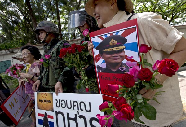 สวนดุสิตโพล เผย 10 ความสุขที่ประชาชนได้จาก คสช.