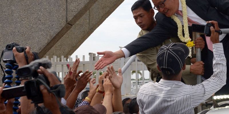 สมรังสี จี้ ฮุนเซนปล่อย 8 ฝ่ายค้าน