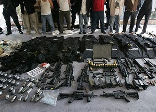 ทิ้งอาวุธสงครามหน้าดีแทคลำพูน