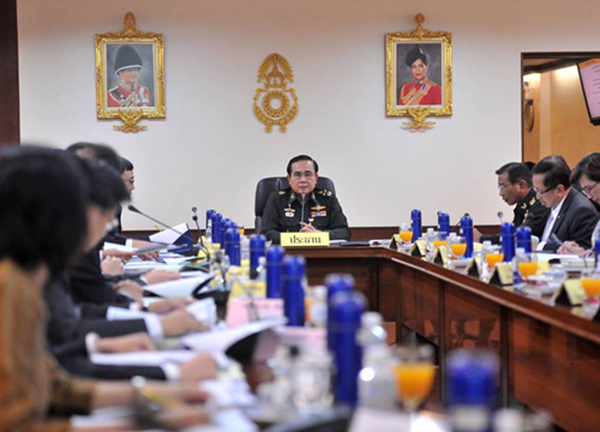 'ประยุทธ์ - ประจิน' เรียกประชุมซุปเปอร์บอร์ด รสก.นัดแรกที่ ทบ.