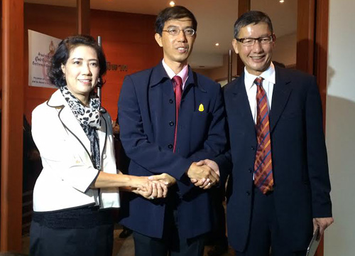 ตระกูลธรรมวัฒนะ ไกล่เกลี่ยกันสำเร็จ ยอมถอนฟ้อง 48 คดีตระกูลธรรมวัฒนะ ไกล่เกลี่ยกันสำเร็จ ยอมถอนฟ้อง 48 คดี