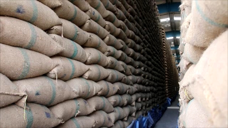 ลุยตรวจโกดังข้าวอยุธยา พบ1แห่งไม่ตรงบัญชี