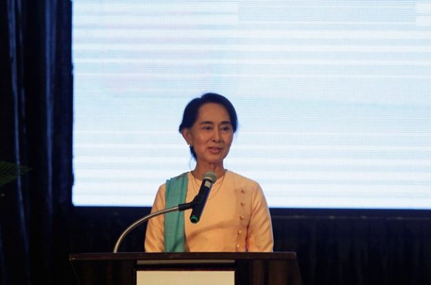 "ซูจี" แข่งกับเวลาดันแก้รัฐธรรมนูญพม่าให้ทันก่อนเลือกตั้งปี 2558