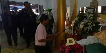 รองผู้ว่าฯ ระยอง เป็นประธานรดน้ำศพ "สุทธิ อัชฌาศัย"