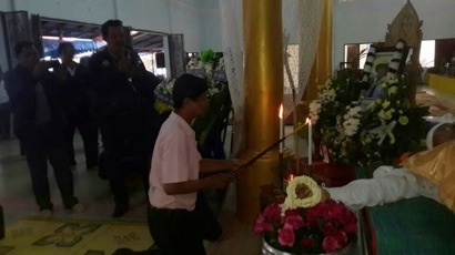 รองผู้ว่าฯ ระยอง เป็นประธานรดน้ำศพ "สุทธิ อัชฌาศัย"