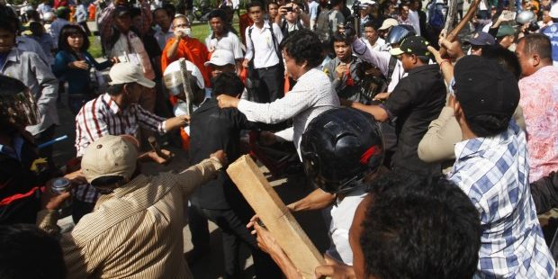 ตร.กัมพูชาปะทะม็อบเจ็บเกือบ50คน