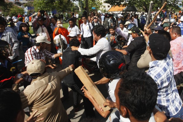 ตร.กัมพูชาปะทะม็อบเจ็บเกือบ50คน