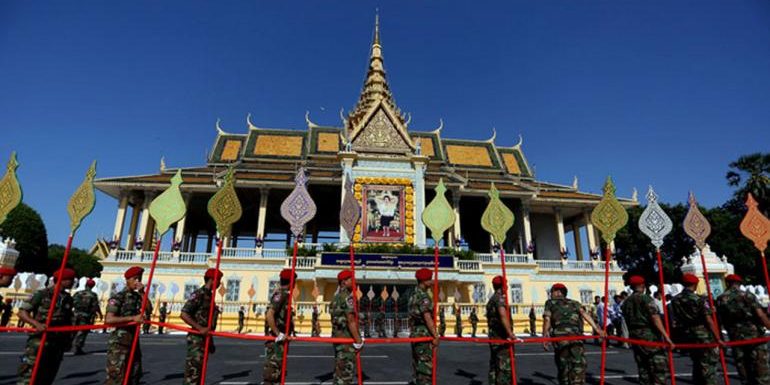 ยิ่งใหญ่! ทางการเขมรซ้อมขบวนอัญเชิญพระอัฐิอดีตกษัตริย์สีหนุ