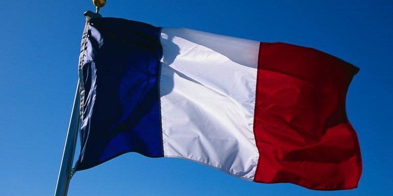 ฝรั่งเศสคุมเดินทางสู้ก่อการร้าย