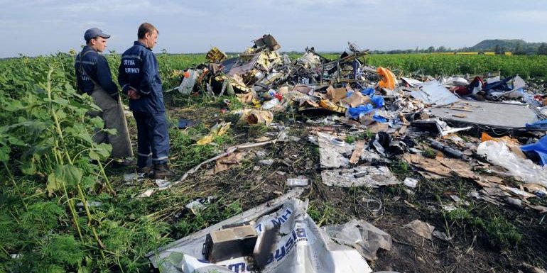 เคลื่อนศพเหยื่อ 'MH17' ออกจากจุดตกแล้ว พบแค่ 196 ศพ