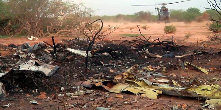 ปธน.ฝรั่งเศสยัน ไม่มีผู้รอดชีวิตเหตุบินแอลจีเรียตก-พบกล่องดำแล้ว