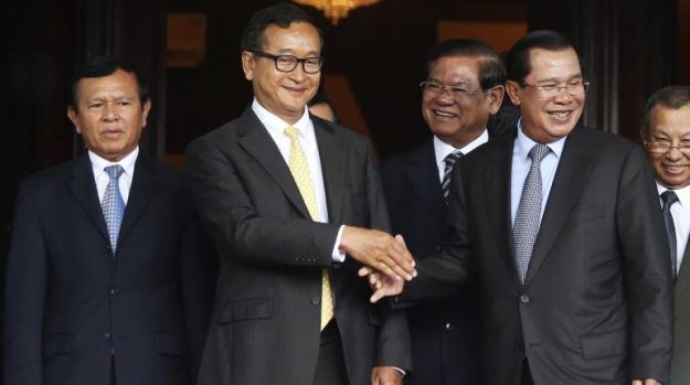 สองผู้นำเขมรหยุดติดหล่มการเมือง