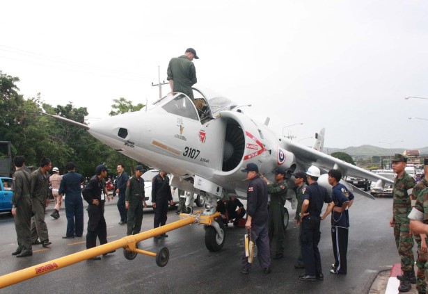 ทัพเรือย้ายเครื่องบินแฮริเออร์เก็บพิพิธภัณฑ์