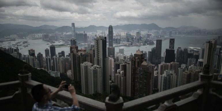 สยอง! ลูกฮ่องกงฆ่าตัดหัวพ่อแม่ย่างเนื้อใส่กล่องข้าว