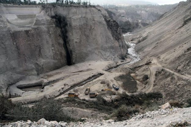 เหมืองที่ถล่ม
