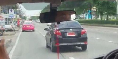 คลิปปาดรถตู้