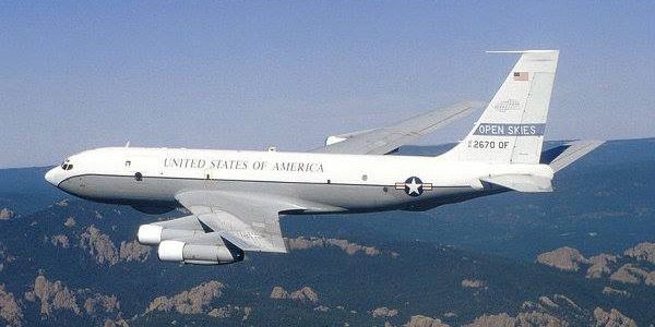 เครื่องบินตรวจการณ์เหนือน่านฟ้ารัสเซีย