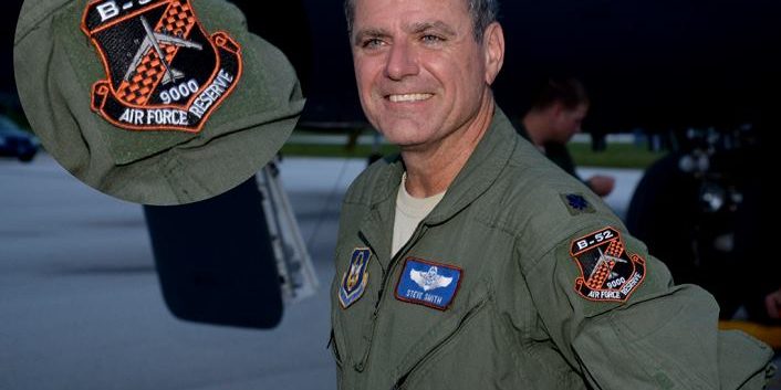 พันอากาศโทSteve Smith