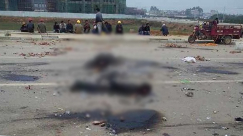 พิพาทโหด ชาวบ้านจีนจับคนงานก่อสร้างเผาทั้งเป็น ตาย 8