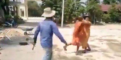 คลิปพระจ้วงพระ