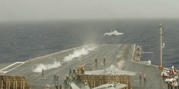 การซ้อมรบบนเรือบรรทุกเครื่องบิน USS