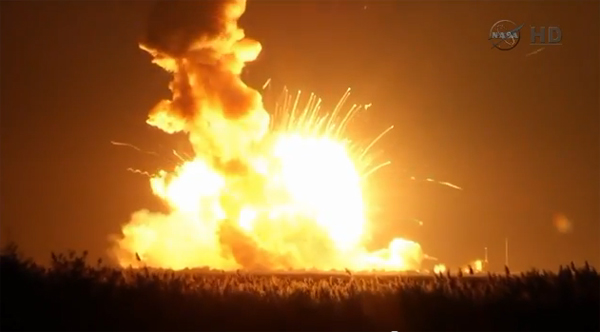 จรวด Antares สหรัฐฯระเบิด