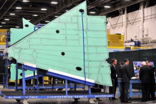 ยิวเปิดสายการผลิตปีก F-35