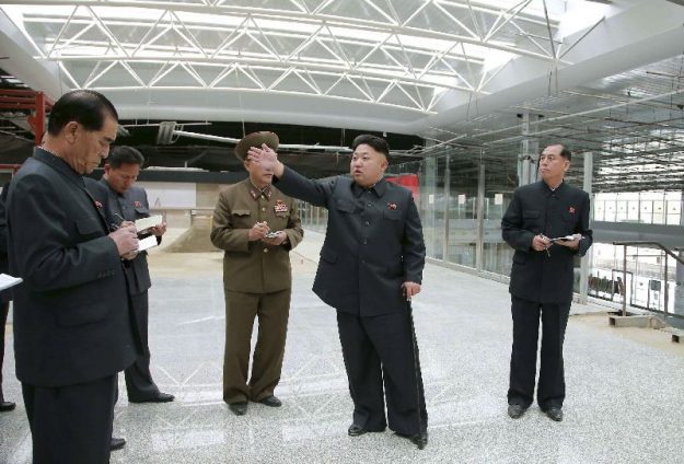 สั่งยิงเป้า ข้อหาร้องเพลงชาติผิด