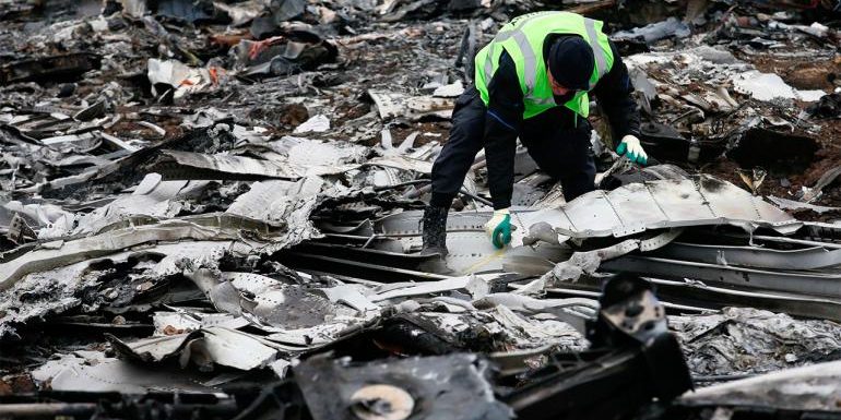 เผยคลิปใหม่! วินาทีแรกหลัง MH17 ตก